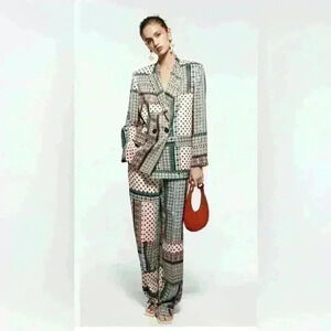 ZARA PRINTED PALAZZO TROUSERS size XS  NWOT